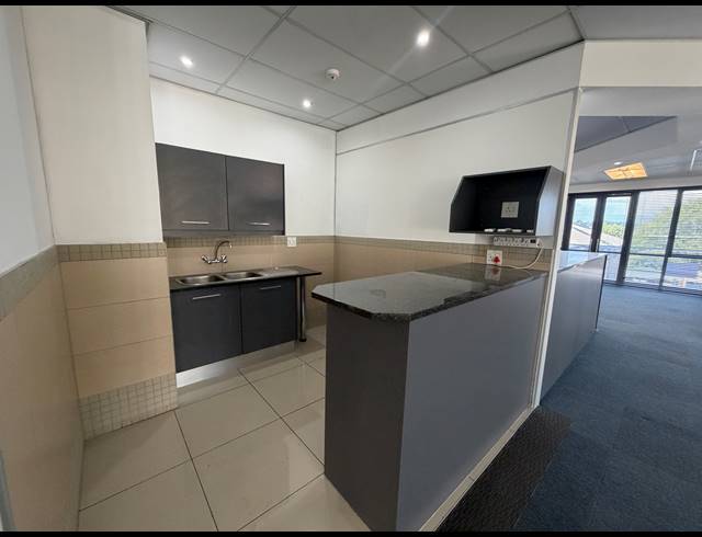 260M² OFFICE TO LET IN BEDFORDVIEW